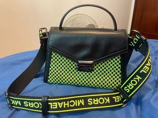 (Category: ) located in . Submitted by closet.sr (Listing ID 1250952172, Image 1). Description: .