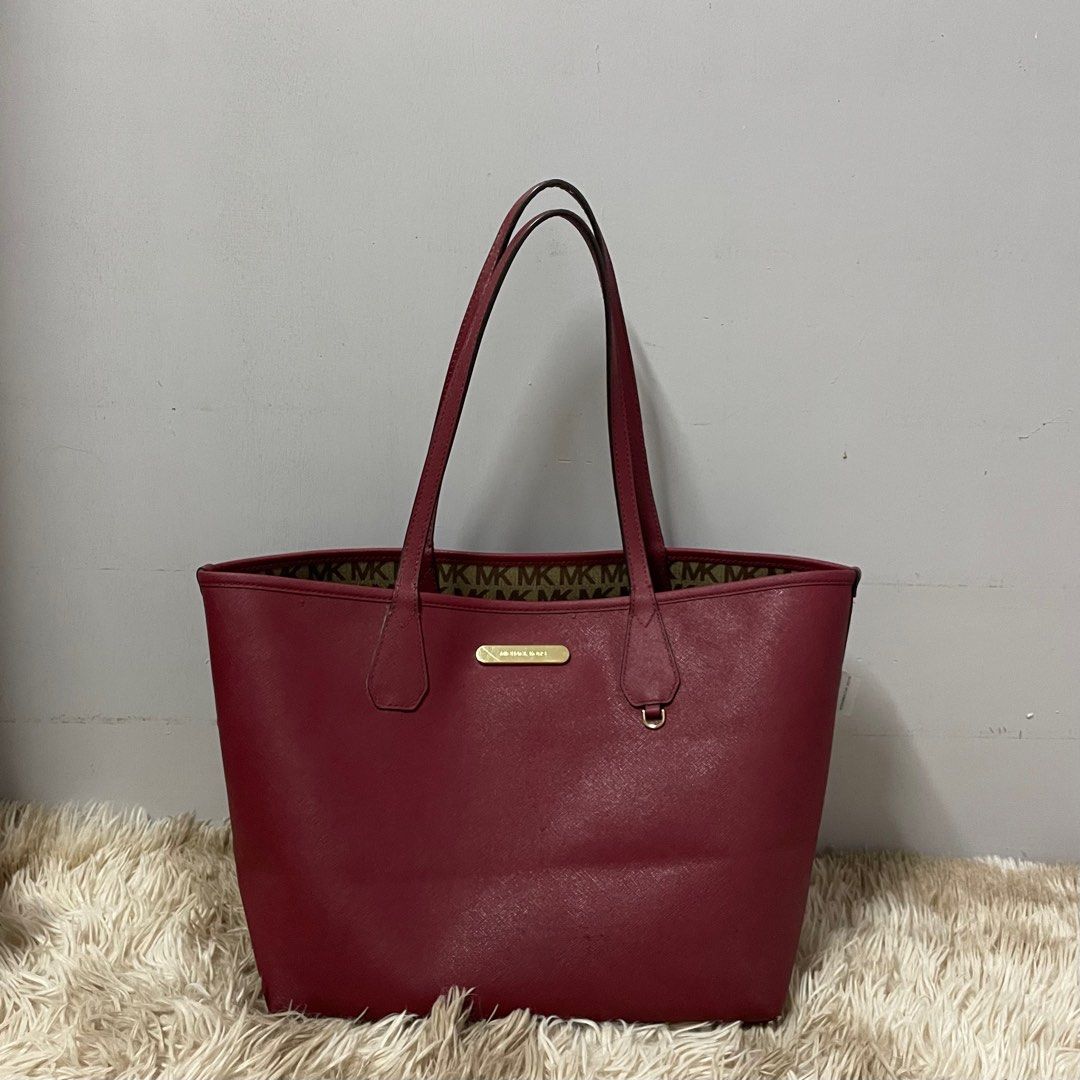 Michael Kors Tote Bag, Women's Fashion, Bags & Wallets, Shoulder Bags on  Carousell