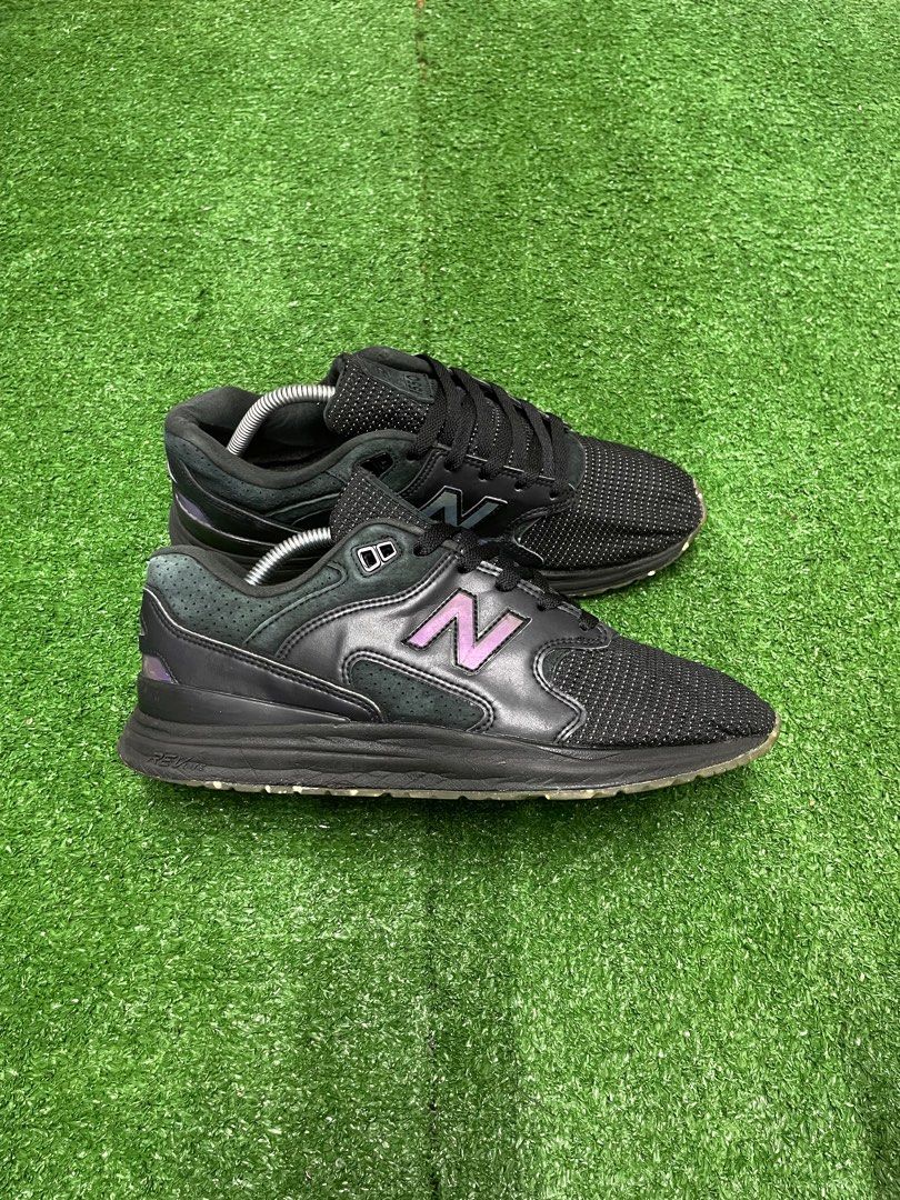 New balance 1550 black and green top