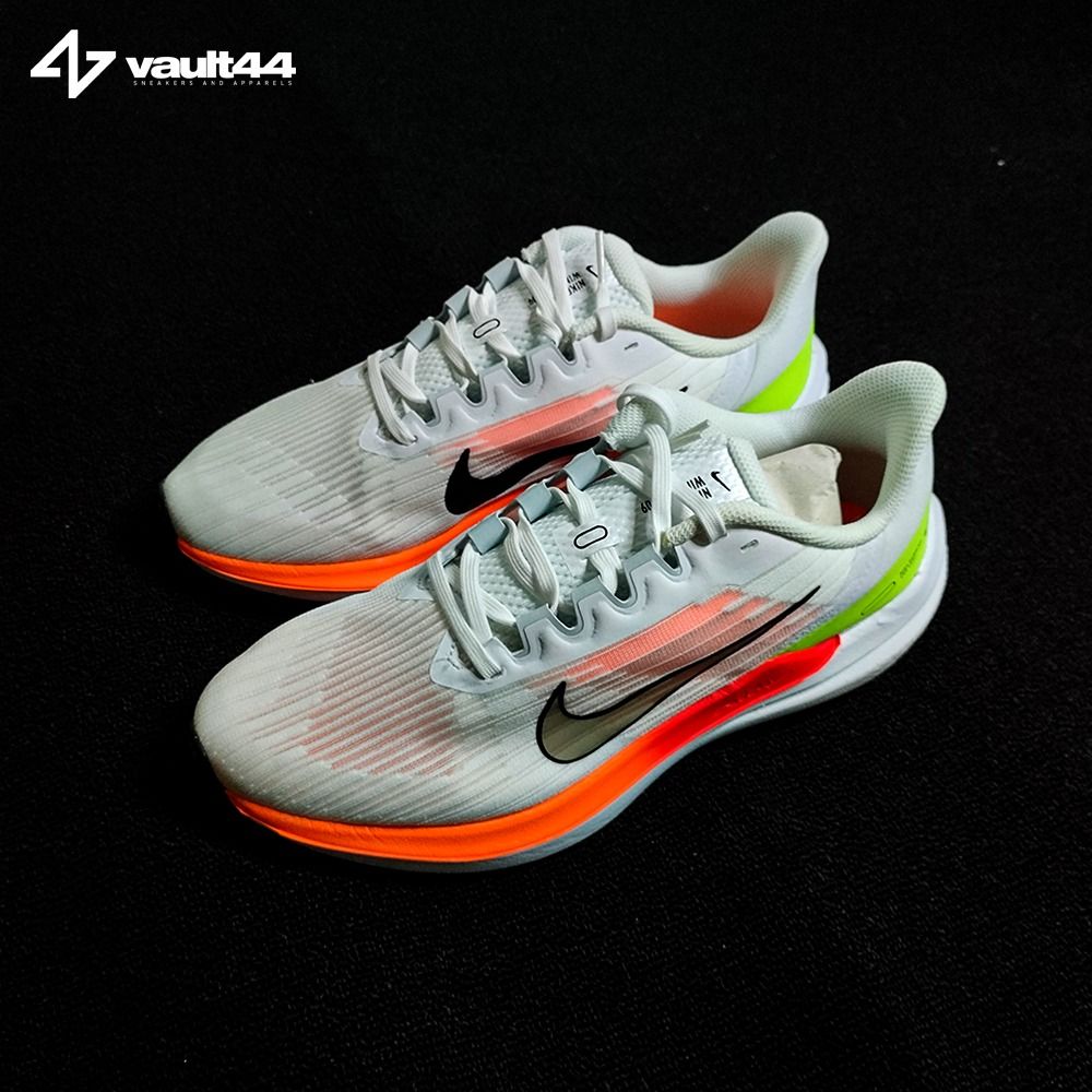 Flo top nike sneaker
