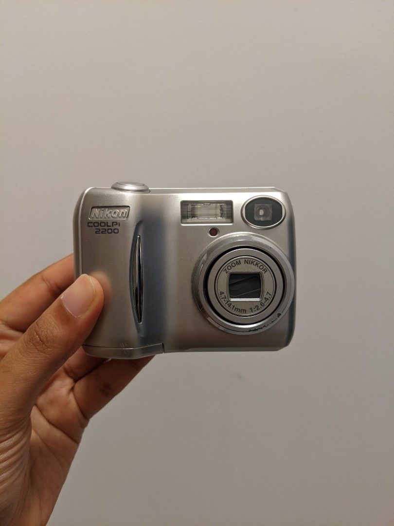 Nikon Coolpix 2200, Photography, Cameras on Carousell
