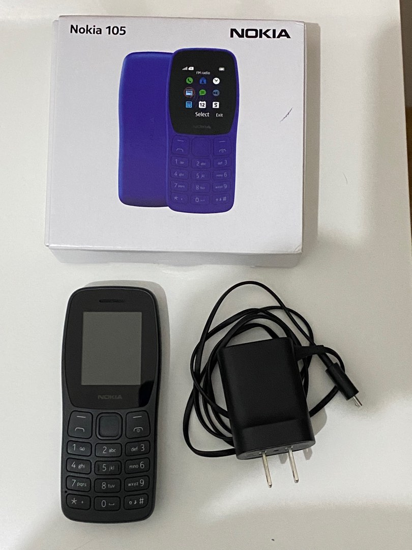 Nokia 105 Basic Phone (black) complete with box and charger (dual sim ...