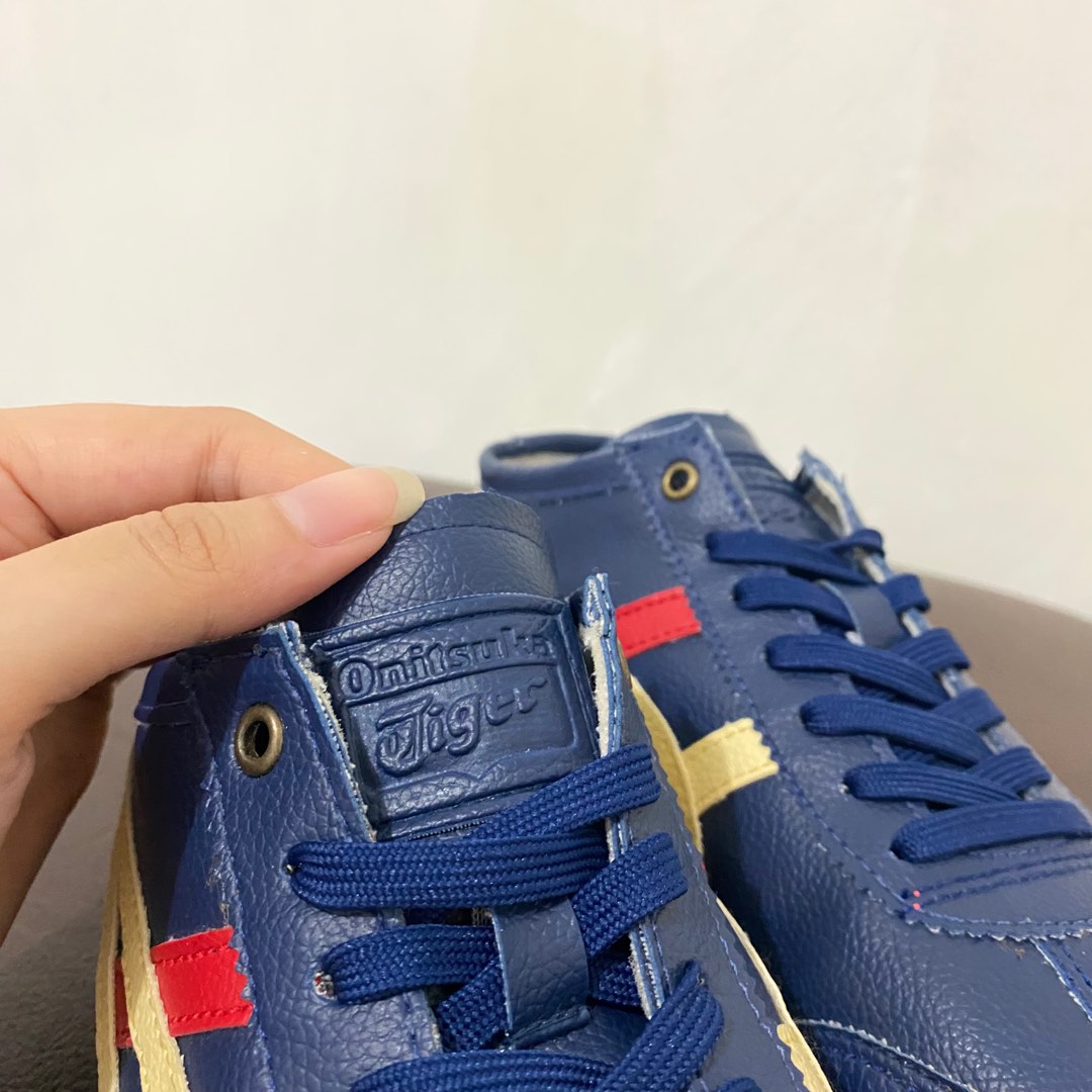 onitsuka biru