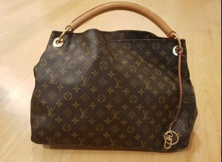 🔥 SALE LOUIS VUITTON Monogram One Handle Flap Bag MM Leather, Luxury, Bags  & Wallets on Carousell