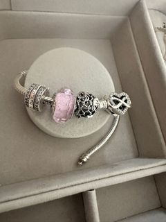 (Category: ) located in . Submitted by sue2801 (Listing ID 1251037756, Image 1). Description: .