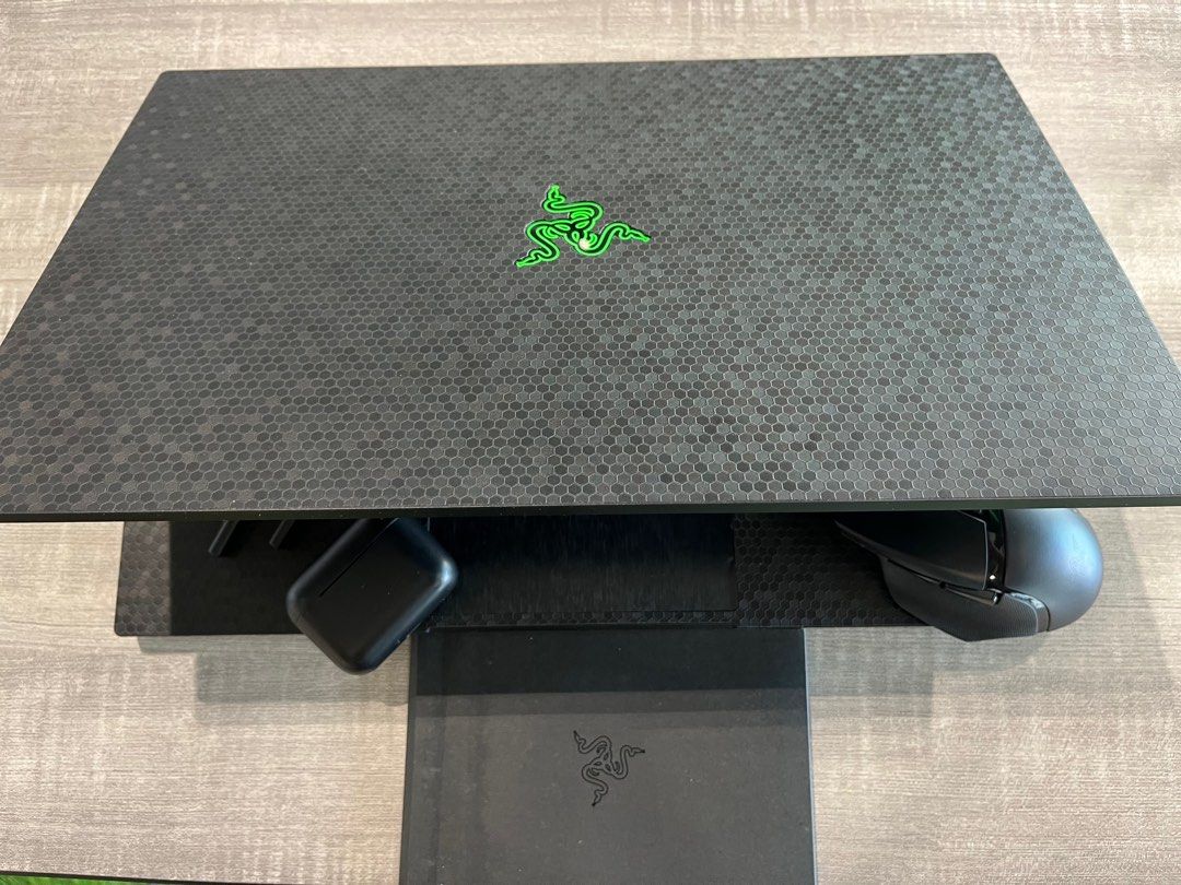 Razer Blade Pro RTX Gaming Laptop (Category: Laptops & Notebooks) located in Makati City. Submitted by luisbiton (Listing ID 1250986851, Image 2). Description: Razer Blade Pro 17 Gaming Laptop Dbrand Skin Specs: ✅ Intel Core i7-10875H CPU @ 5.1GHz (16 CPUs) ~ 8 Cores ✅16GB RAM ✅ 256 SSD ✅ Nvidia Geforce RTX 2080 Super with Max-Q Design (16GB GDDR6) ✅ Supports NVIDIA G-Sync ✅ 17.3 Inch 144Hz FHD ✅ Chroma RGB KB ✅ Thunderbolt 4 | USB 3.2 Gen 2 | HD