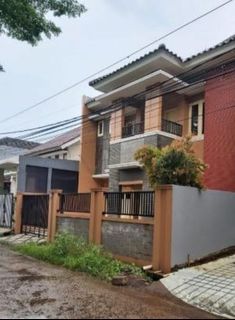 Rumah Dijual Dua Lantai Siap Huni Bebas Banjir di Perumahan Bulog Dekat Tol Jatiwarna Bekasi