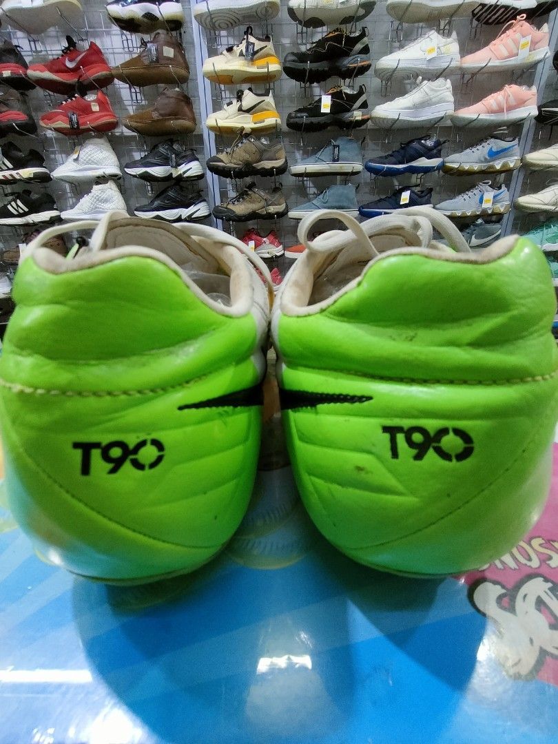Sepatu nike outlet t 90