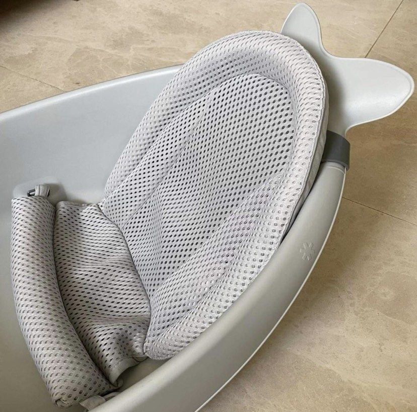 Skip hop bath tub, Babies & Kids, Bathing & Changing, Bathtub & Bath