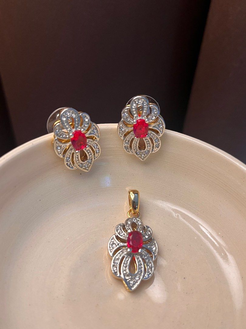 Stud Cluster Gold Plated Earrings and locket set Women s Fashion