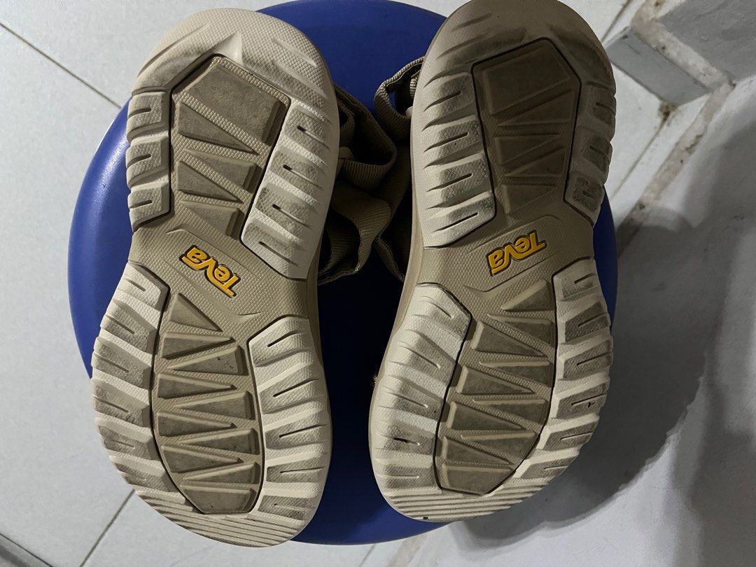 teva sesame hurricane