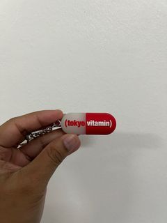 Tokyo vitamin pill keychain 💊 red 