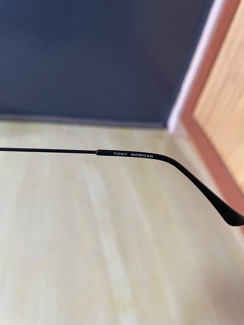 Tony morgan titanium aviator eyeglasses (Category: Vision Care) located in Malabon City. Submitted by carusso (Listing ID 1250961244, Image 3). Description: Replaceable lens. No flaw. With free case and cleaning cloth. .