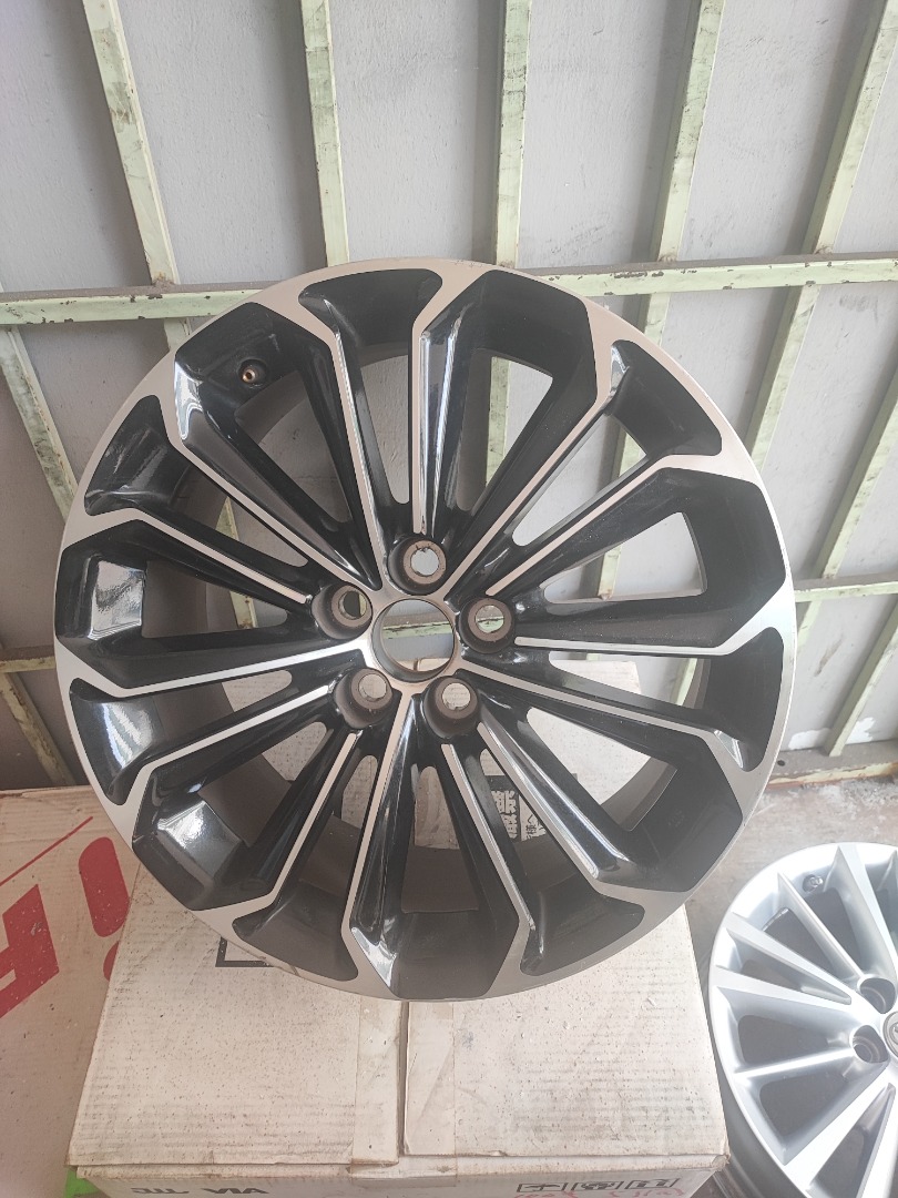 Toyota Altis Rim 17