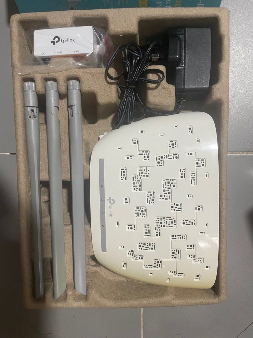 TPlink wireless access point/repeater (Category: Networking) located in San Mateo. Submitted by tiktok.tiktok (Listing ID 1251037676, Image 3). Description: Nastock lang Di nagamit.