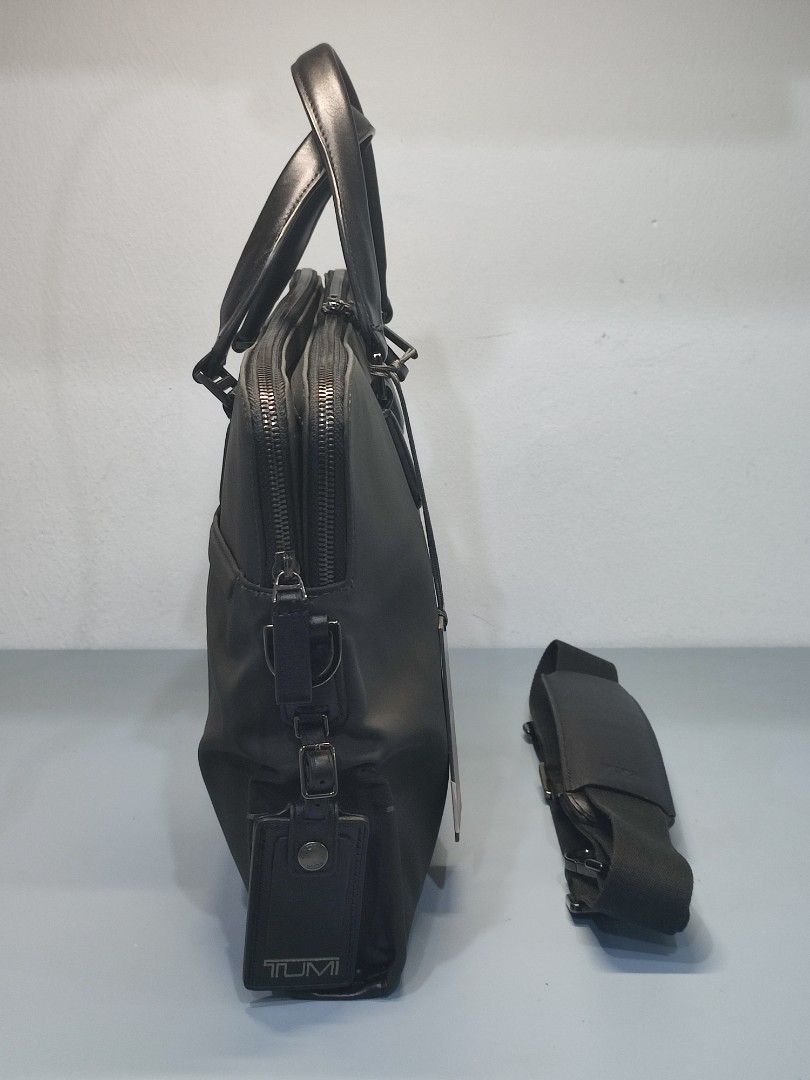 Tumi seneca slim brief leather clearance