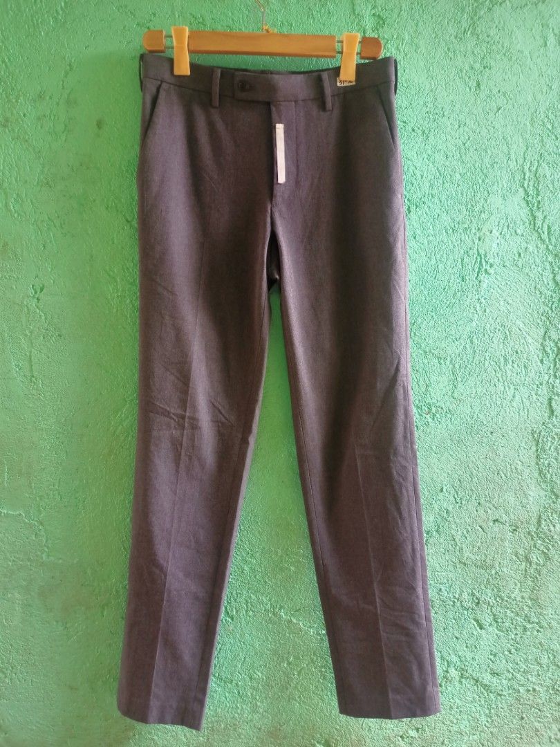 Uniqlo Gray trouser Pants, Women's Fashion, Bottoms, Other Bottoms on  Carousell