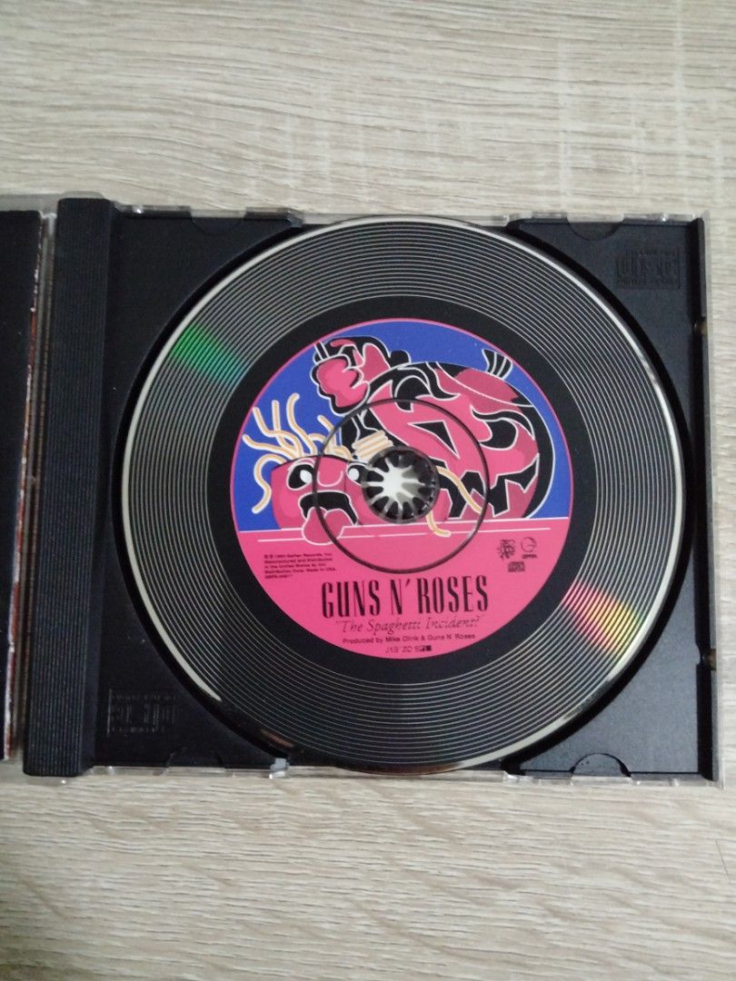 USED GUNS N ROSES CD, Hobbies & Toys, Music & Media, CDs & DVDs on Carousell