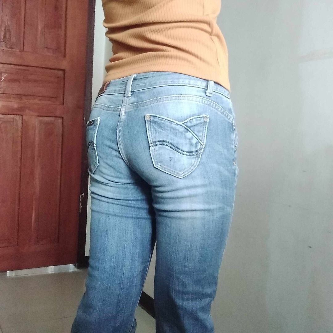 Fitting Lee Low Rise Jeans on Carousell