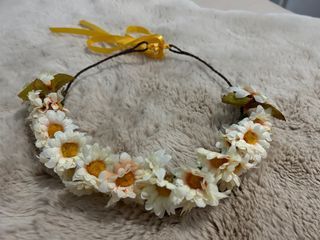 White Daisy Flower Crown
