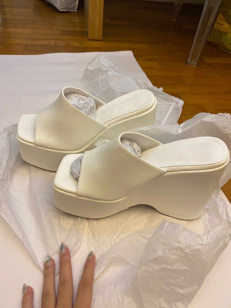 white wedges