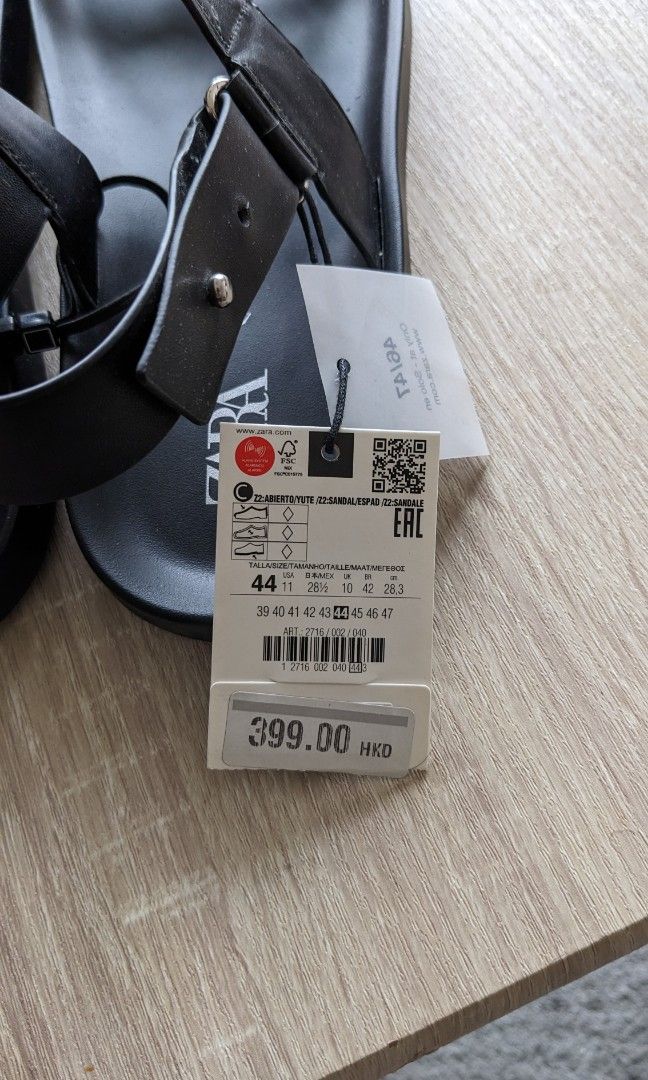 Zara Black Leather Strappy Sandal, Size 44 (Moving Sale!!!), 男裝