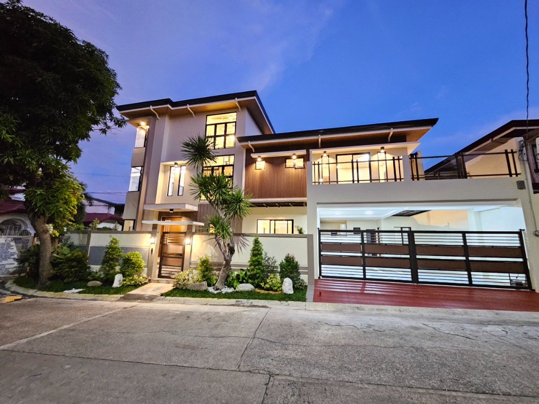 3 STORY BRAND NEW HOUSE FOR SALE IN BF RESORT, LAS PINAS, Property, For