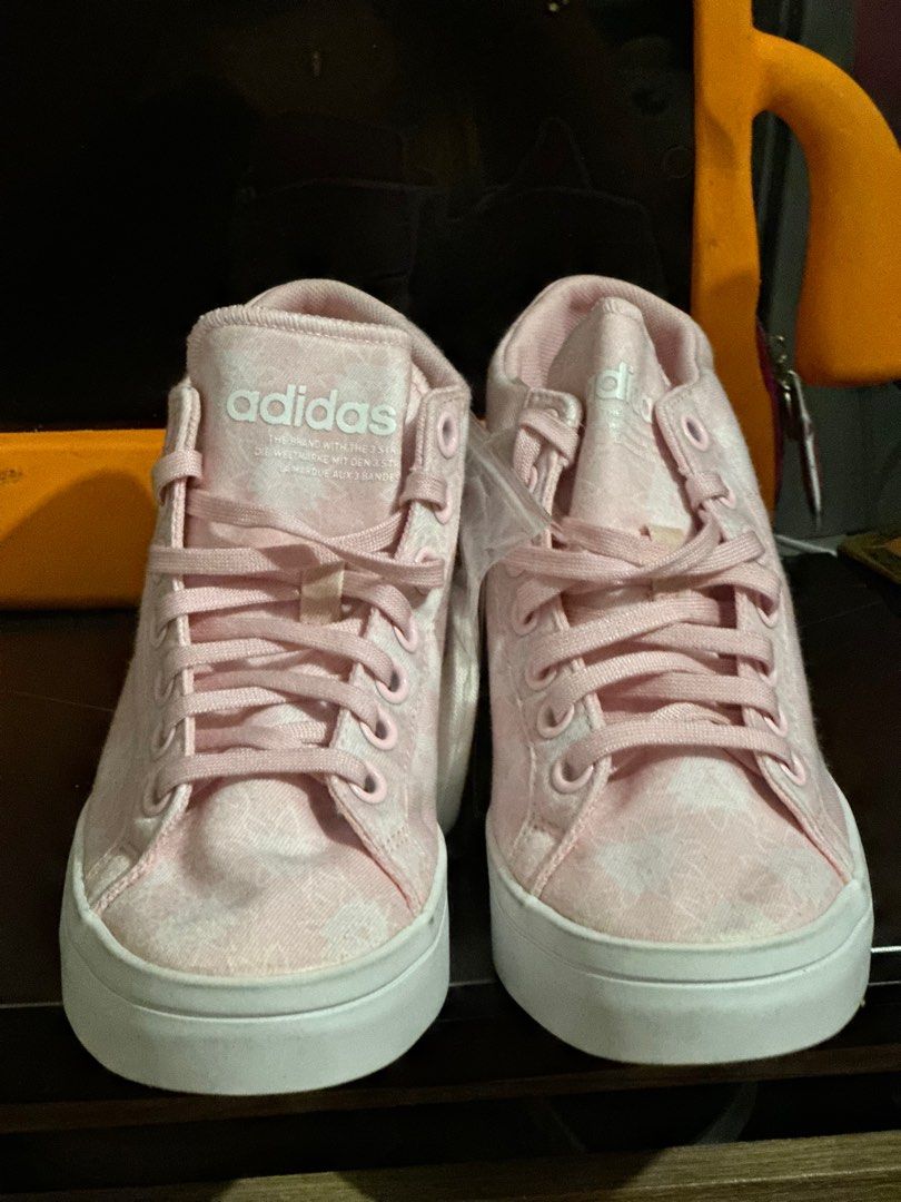 Adidas court store vantage heel