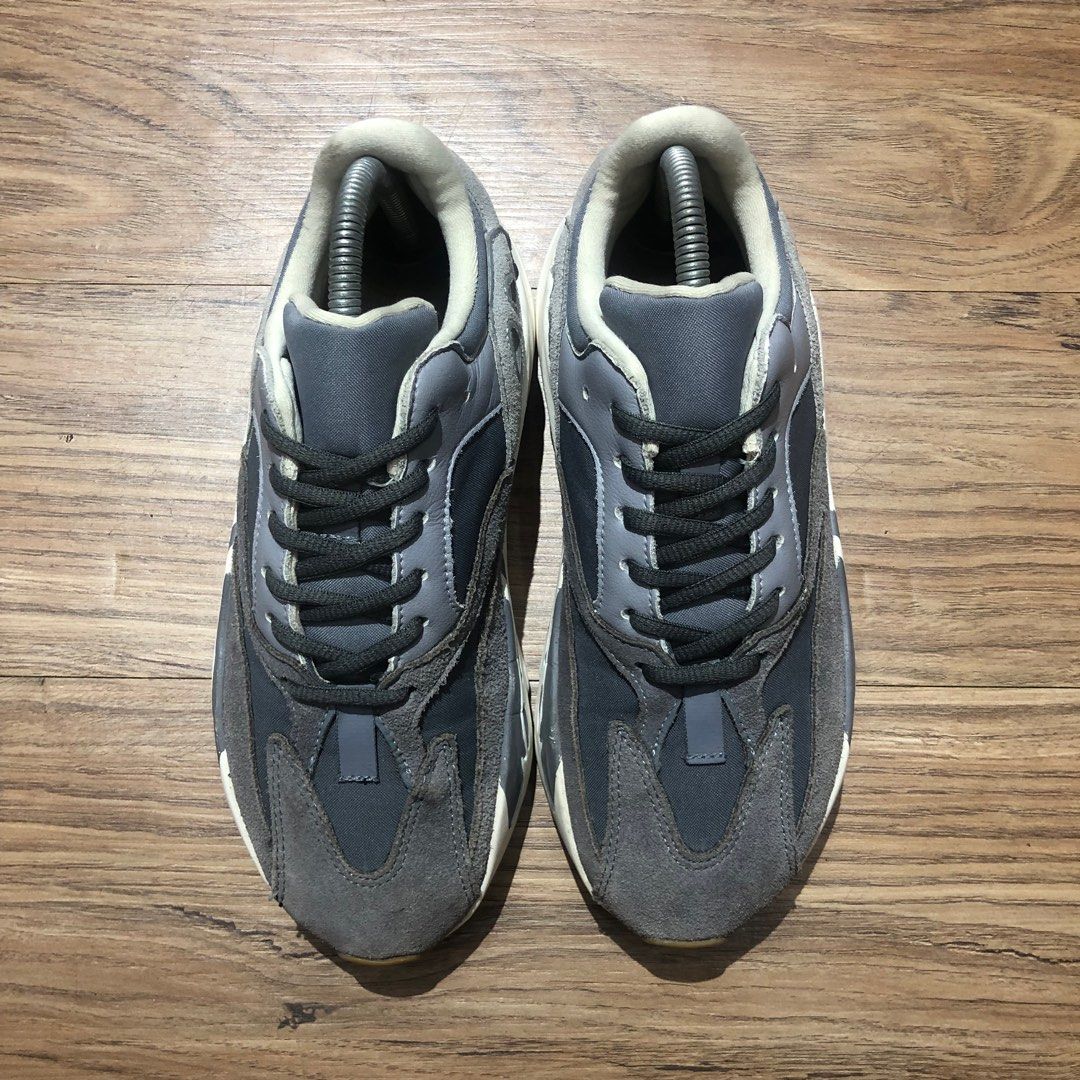 ADIDAS YEEZY 700 V2 7.5uk Men s Fashion Footwear Sneakers on