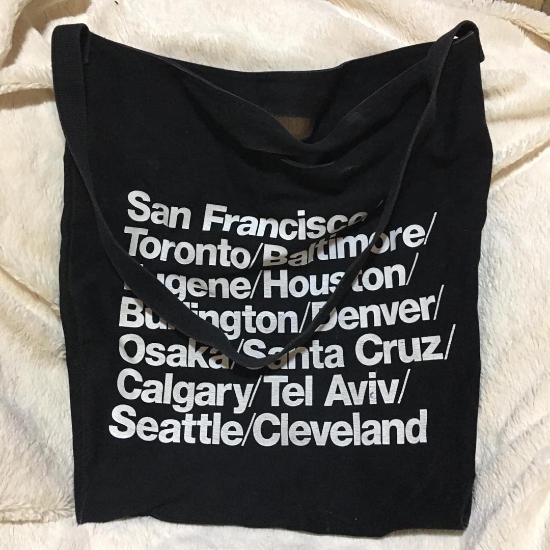 AMERICAN APPAREL CITIES TOTE BAG, Women's Fashion, Bags & Wallets