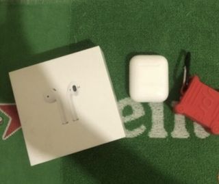 Apple Airpods 2nd Generation Charging Case