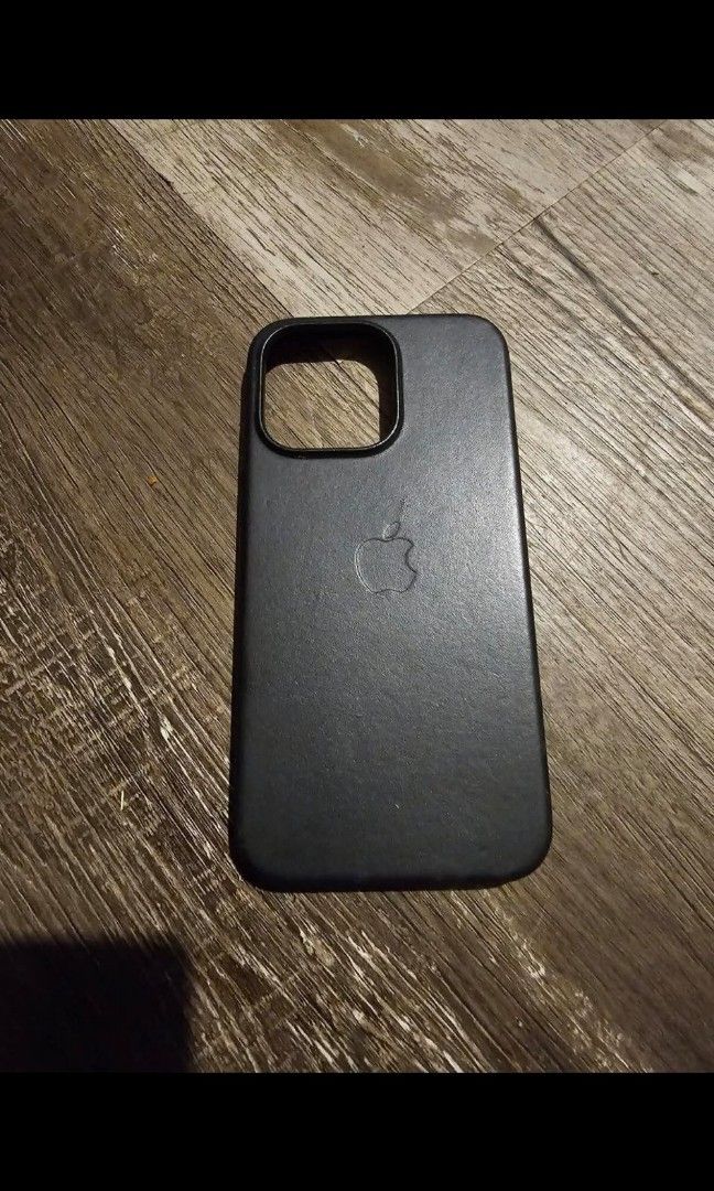 Apple Leather Case with MagSafe for iPhone 13 Pro - Midnight (Category: Cases & Sleeves) located in Quezon City. Submitted by ritzrillo (Listing ID 1251213730, Image 1). Description: Case is barely used and in good condition.