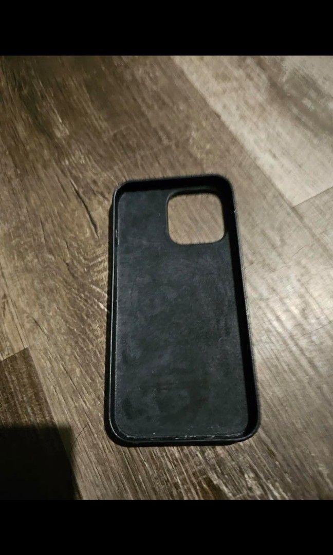 Apple Leather Case with MagSafe for iPhone 13 Pro - Midnight (Category: Cases & Sleeves) located in Quezon City. Submitted by ritzrillo (Listing ID 1251213730, Image 2). Description: Case is barely used and in good condition.