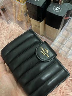 AUTHENTIC COACH MEDIUM CORNER ZIP WALLET IN SIGNATURE CANVAS, Women's  Fashion, Bags & Wallets, Clutches on Carousell