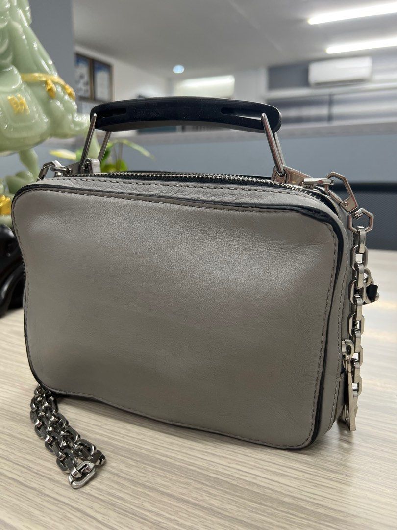 Authentic Marc Jacobs The Box bag (Category: Luxury Bags & Wallets) located in Cagayan de Oro. Submitted by riggstuffs (Listing ID 1251239166, Image 2). Description: ➡️ Guaranteed authentic Marc Jacobs Box Bag With white and black tags Exterior Leather Material is in very good condition Interior area is spacious 2 zipper compartments Provided long sling Disclaimer: Riggstuffs is not associated or affiliated with the brand posted. All copyright an