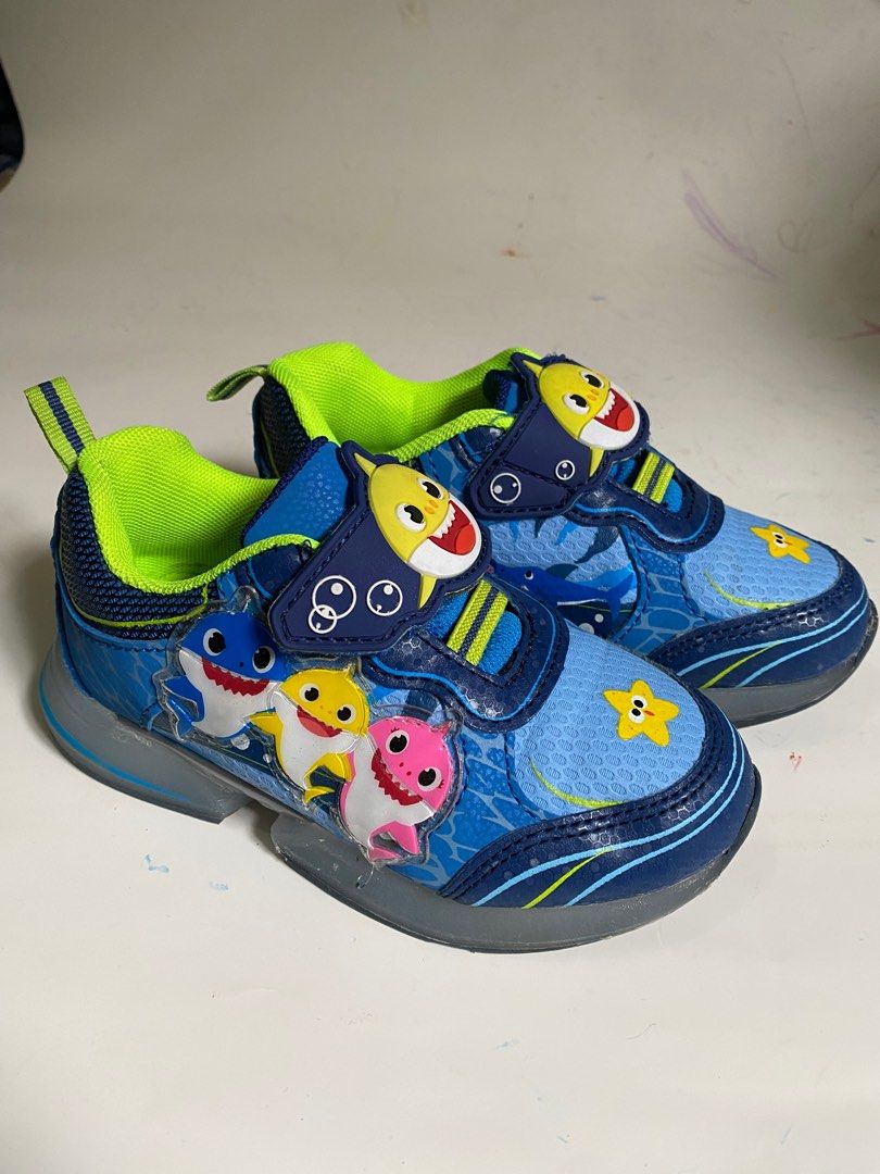 Baby Shark PinkFong Shoes for toddler with lights on Carousell