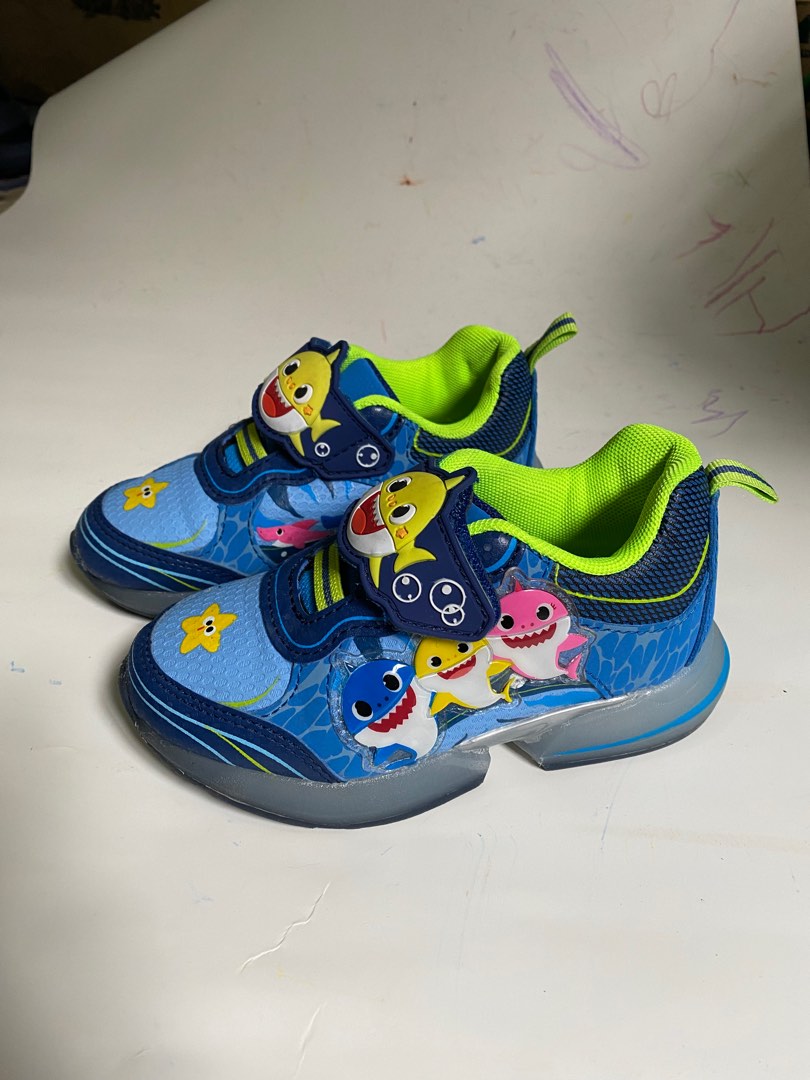 Baby Shark PinkFong Shoes for toddler with lights on Carousell