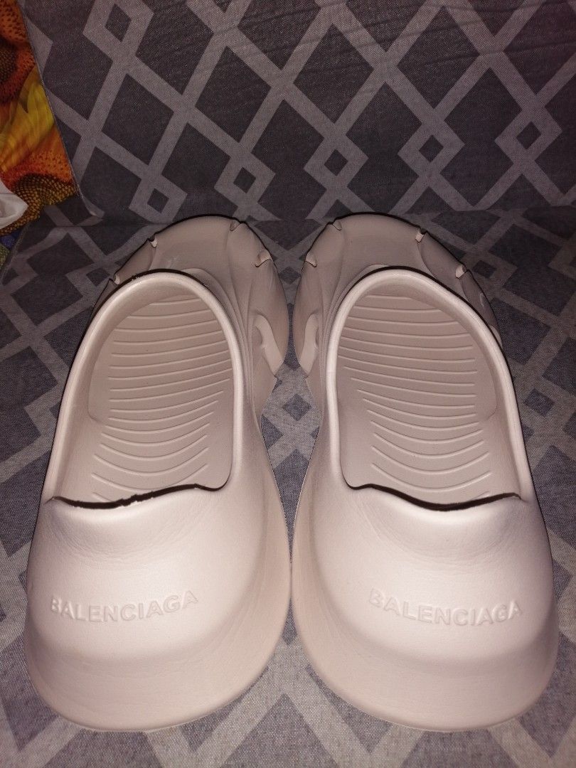 Balenciaga Mold Closed, Men's Fashion, Footwear, Slippers & Slides