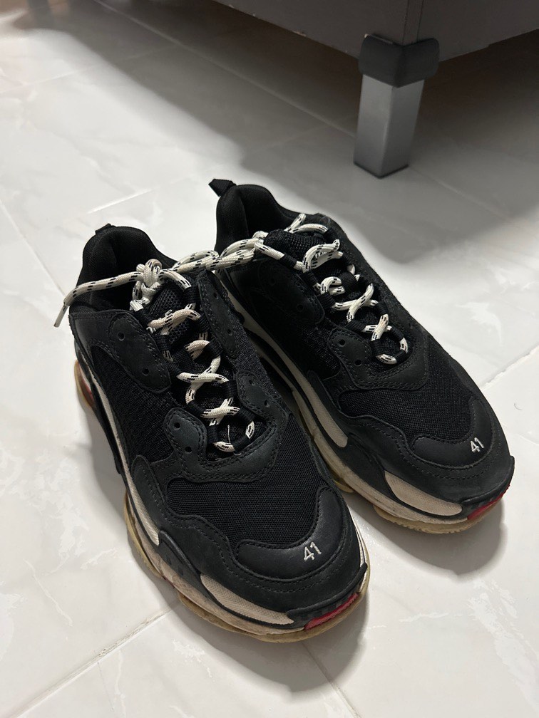 Balenciaga triple s discount bred on feet