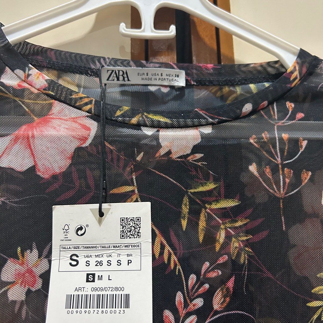 Black Sheer Floral Long-sleeve Top from Zara (Category: Others Tops) located in Makati City. Submitted by stefigoods (Listing ID 1251185607, Image 2). Description: 😁 Like New! 📏 Fits XS-S frames. 💬 Feel free to message me for more details. 📦 Decluttering. 💵 Payment via GCash..