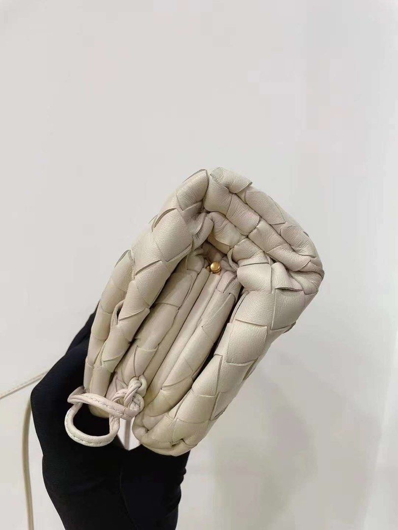 Bottega veneta store mini pouch plaster