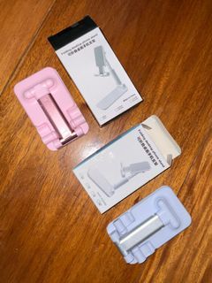 (BRAND NEW & NEVER USED) pink folding phone stand