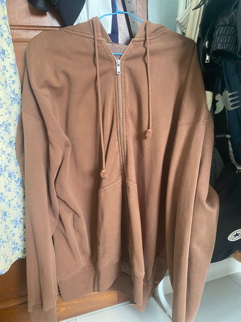 Brandy Melville Carla Hoodie (Brown) Oversized Fit, Women's Fashion, Coats,  Jackets and Outerwear on Carousell