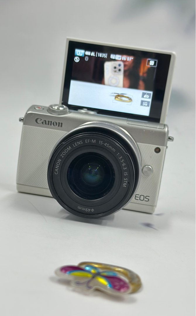 Canon Eos M100 Mirrorless 24MP WiFI Bluetooth Touch Tilt Screen with 15