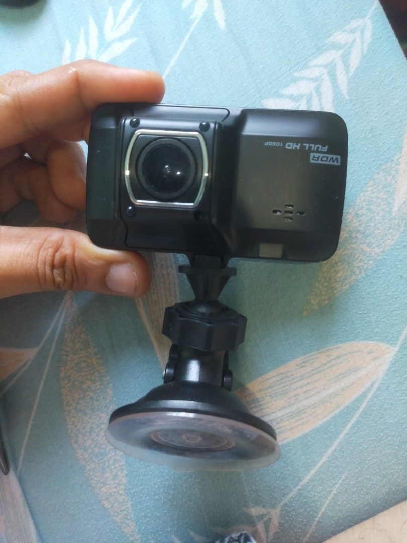Car DashCam (Category: Security Systems & CCTV Cameras) located in Bacoor. Submitted by detectiveshin (Listing ID 1251112165, Image 1). Description: Car Dashcam used rfs: nabenta na car kaya naka stock nalang meet up: bacoor.