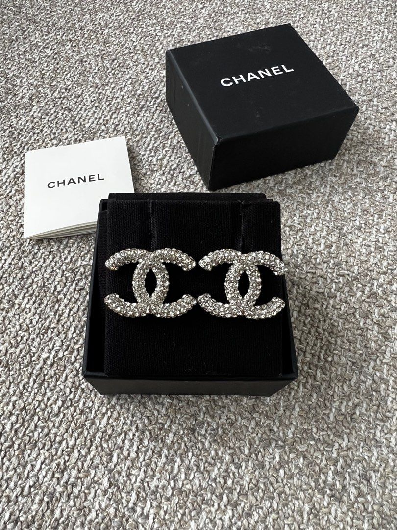 Chanel crystal deals stud earrings
