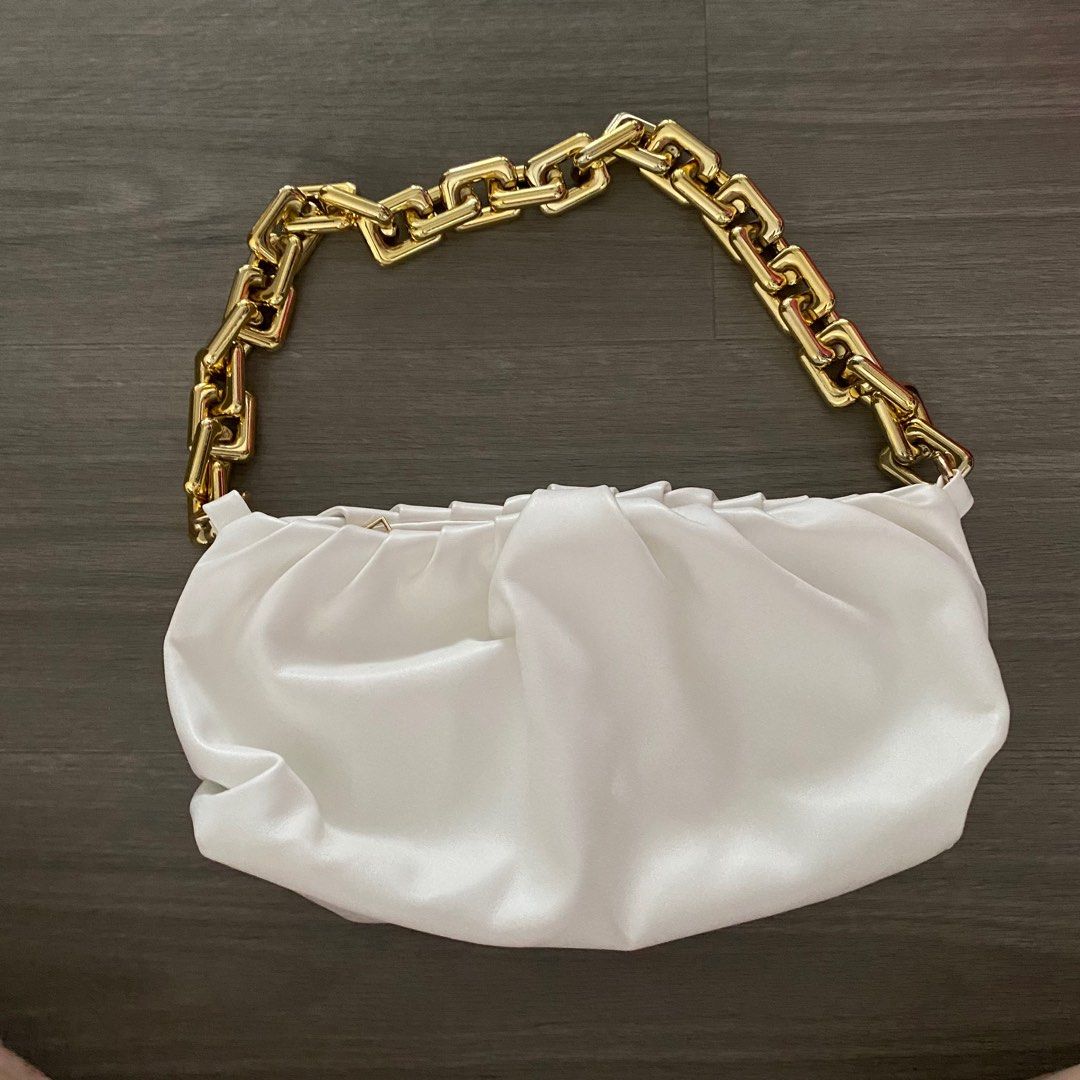 Cloud white bag with gold chain