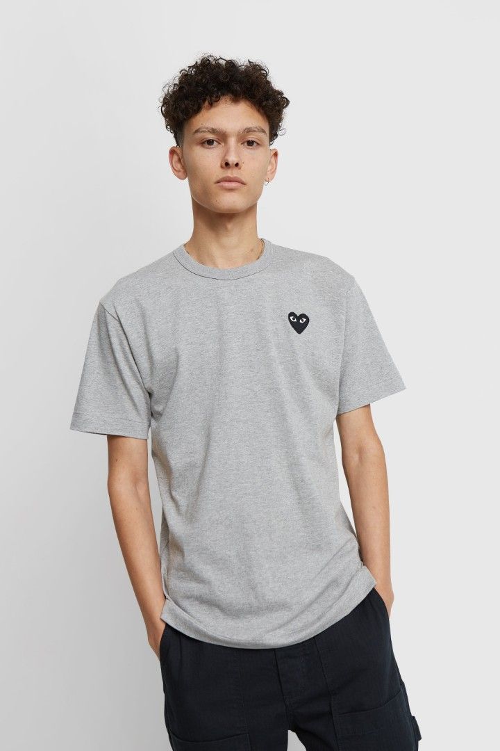 Cdg tee black heart hot sale