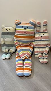Craftholic Hugging Cushion Rab & Sloth
