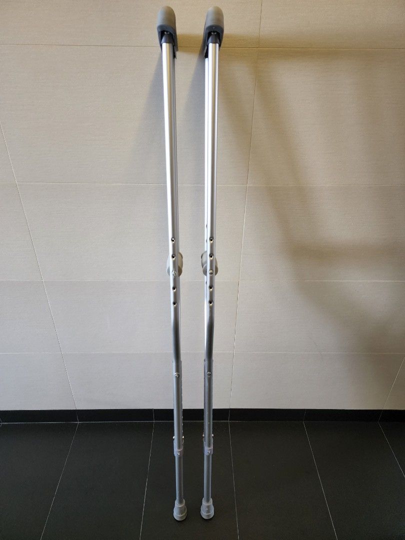 Crutches (L size), Health & Nutrition, Assistive & Rehabilatory Aids